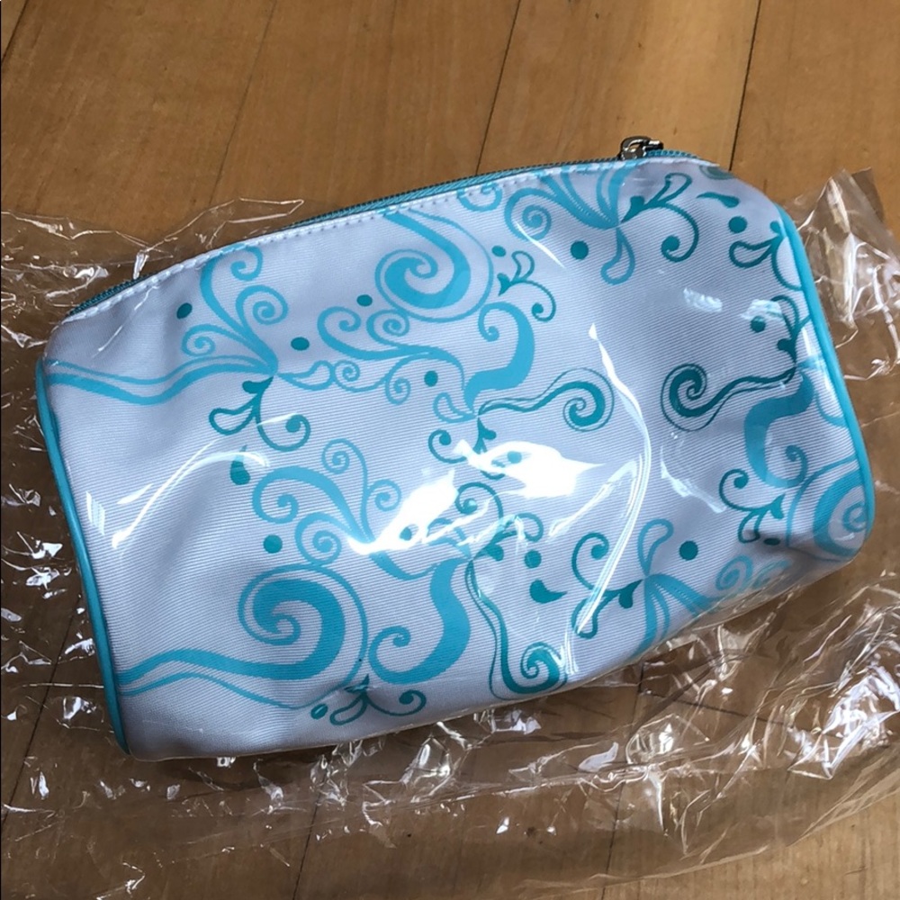 Vinyl pouch for makeup cosmetic or toiletries